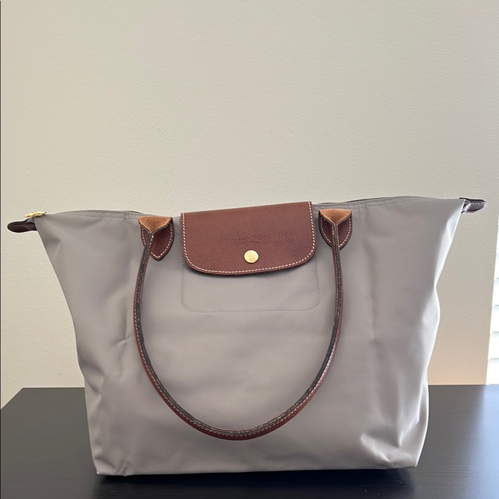 Like New Longchamp Elegant Gray and Brown Tote Bag